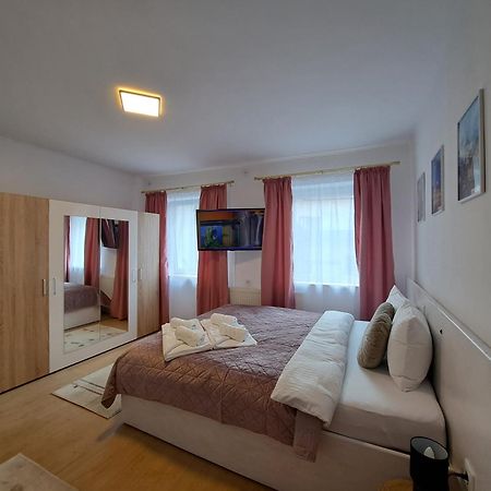 Studio With Free Parking In The Center - Deliamo 3 Sibiu Luaran gambar