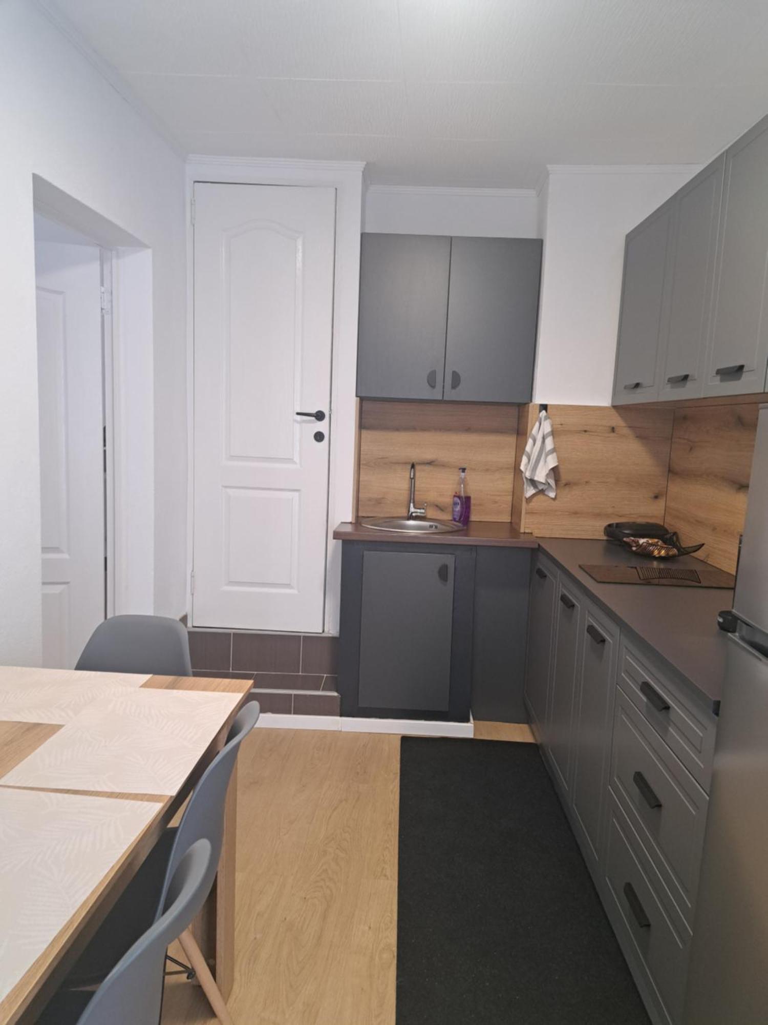 Studio With Free Parking In The Center - Deliamo 3 Sibiu Luaran gambar