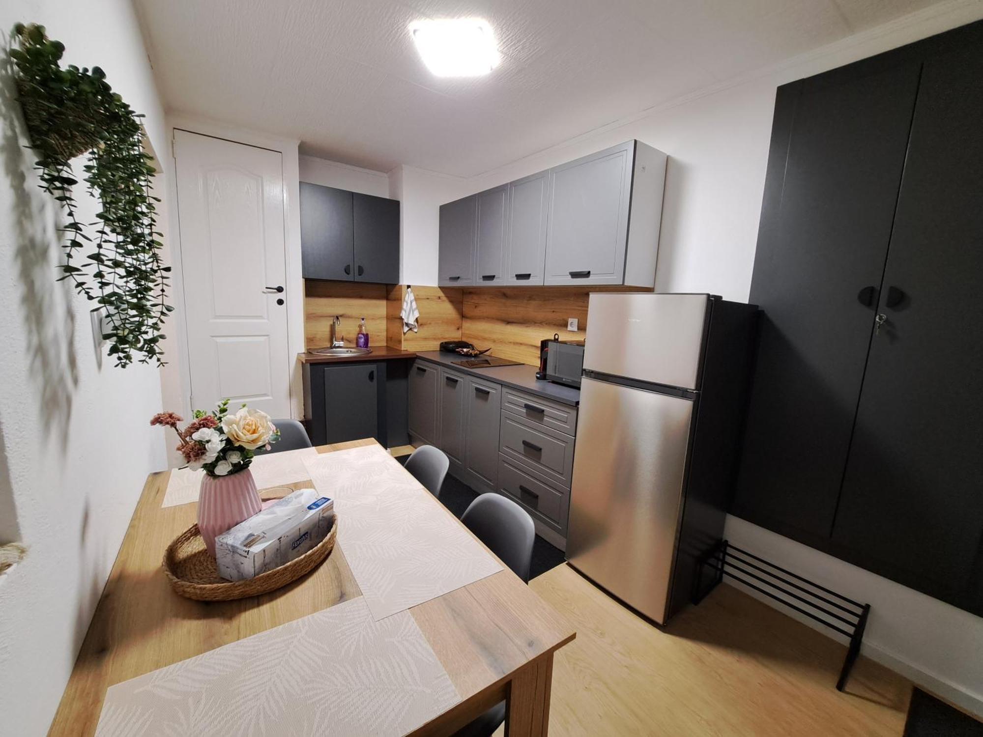 Studio With Free Parking In The Center - Deliamo 3 Sibiu Luaran gambar