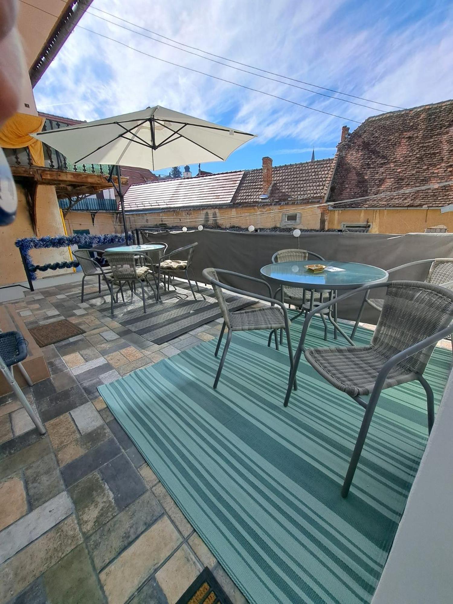 Studio With Free Parking In The Center - Deliamo 3 Sibiu Luaran gambar